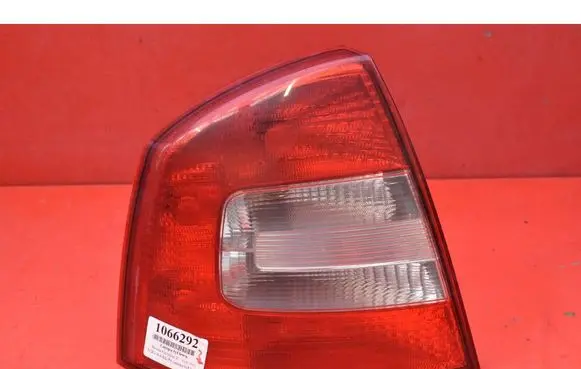 Skoda Octavia Mk2 (1Z) Rear/tail lights 1Z5945095B