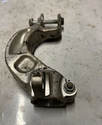 Jeep Grand Cherokee WL Lower shock absorber bracket F210418 60749D 134AA