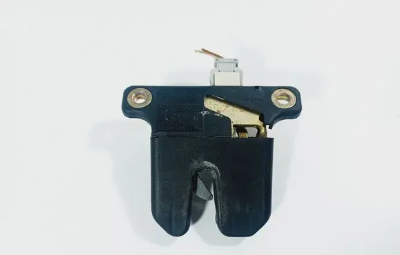 Audi A4 S4 B5 8D Tailgate/trunk/boot lock/catch/latch 3B5827505 8D5827505D 8L0827505