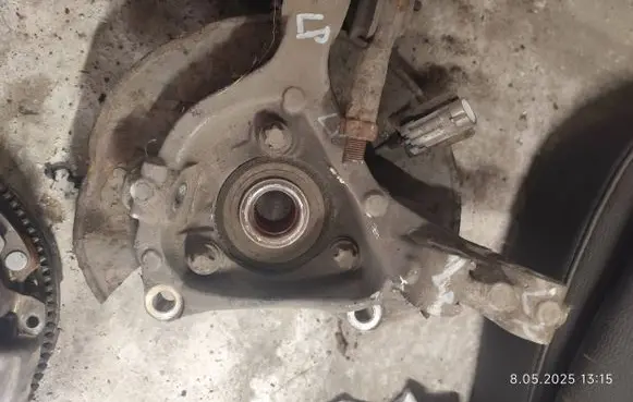 Opel Antara Front wheel hub 