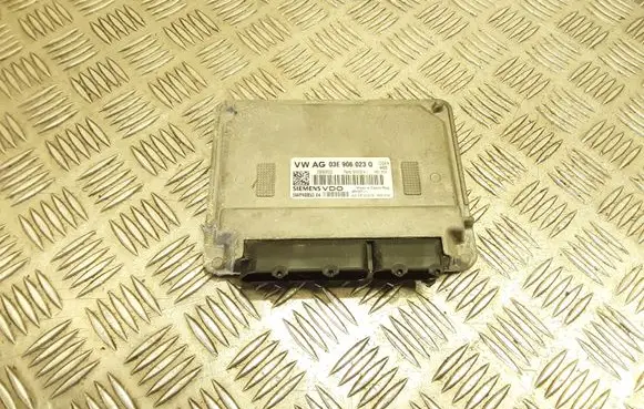 Skoda Fabia Mk2 (5J) Engine control unit/module 03E906023Q 5WP4085304 F4050193