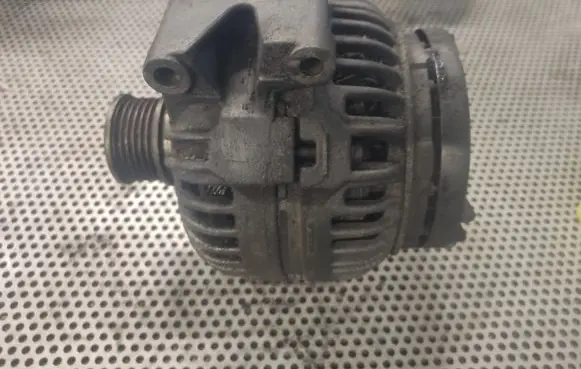 Mercedes-Benz Sprinter W901 W902 W903 W904 Generator/alternator A0131541302 0124615033 4V90150A