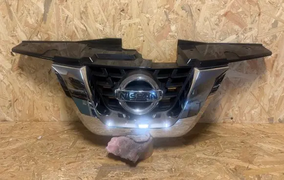 Nissan Juke I F15 Front grill 62070BV80A 62070BV81A 62070BV82A