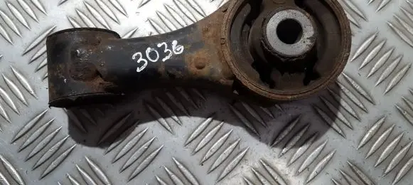 Citroen C1 Engine mount bracket