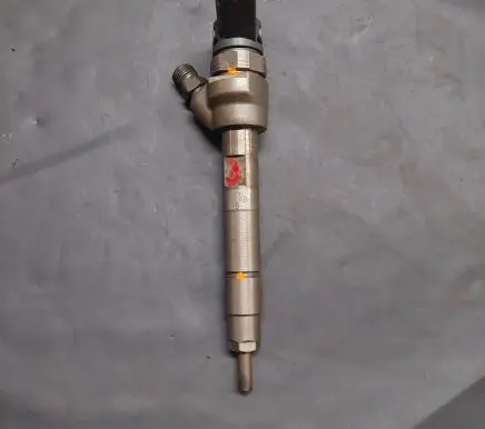 BMW 5 F10 F11 Fuel injector 7810702