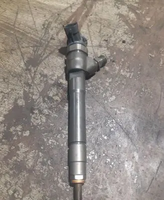 Fuel injector