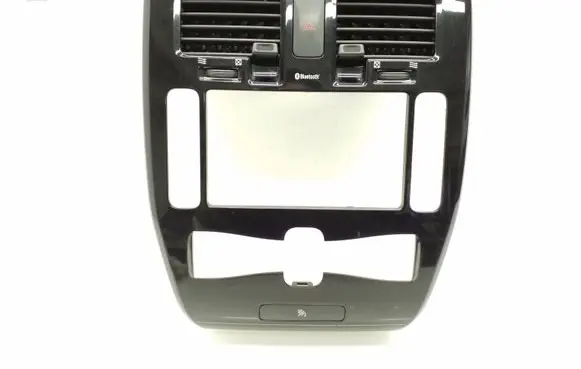 Nissan Leaf I (ZE0) Radio/GPS head unit trim 682603NL0A 682U13NL0A