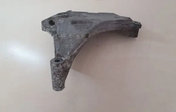 Volkswagen PASSAT B6 Engine mounting bracket 03L199207