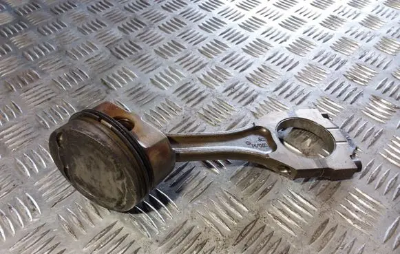 Volkswagen Phaeton Piston with connecting rod
