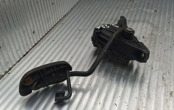 Nissan Almera N16 Accelerator throttle pedal 18002AU410 6PV00862001