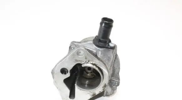 Mercedes-Benz B W246 W242 Vacuum pump 146505272R