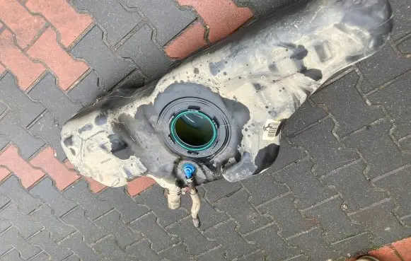 Fuel tank