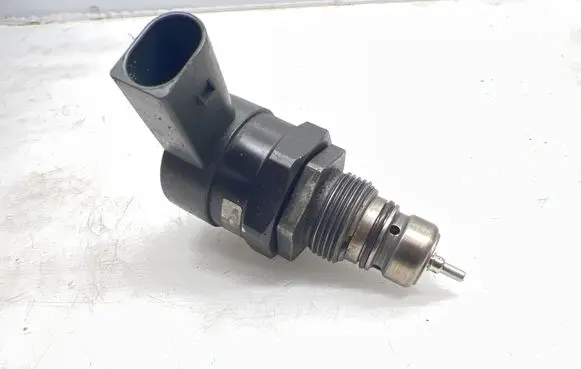 Mercedes-Benz ML W164 Fuel pressure regulator A6110780449