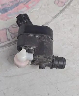 KIA Pro Cee'd III Windscreen/windshield washer pump 985102W500 JB23SURJ
