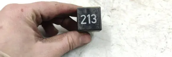 Audi A4 S4 B5 8D Other relay 443951253j