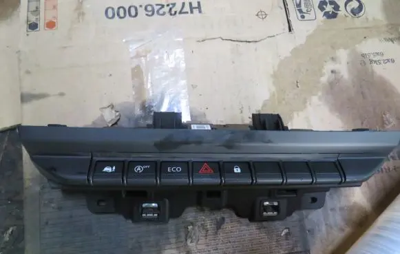 Renault Trafic III (X82) A set of switches 283E81404R