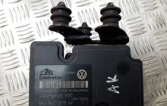 Volkswagen Golf V ABS Pump 1K0907379AK 1K0614117S