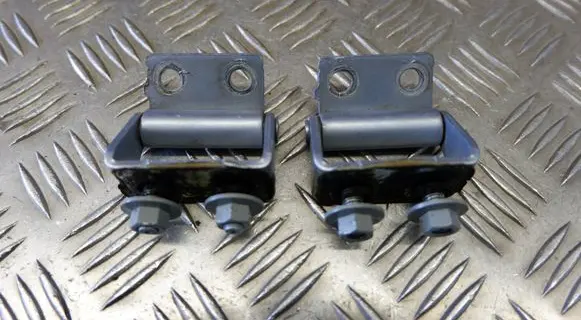 Mitsubishi Outlander Tailgate/trunk/boot hinge