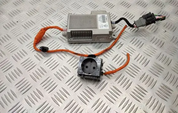 Voltage converter inverter
