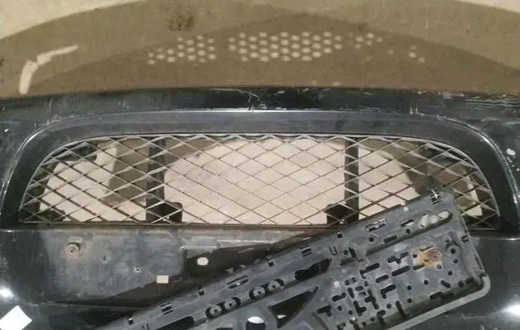Mazda Premacy Front bumper lower grill 