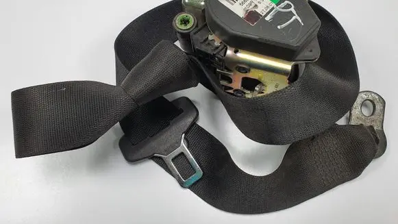 Mercedes-Benz A W168 Rear seatbelt 1688601885