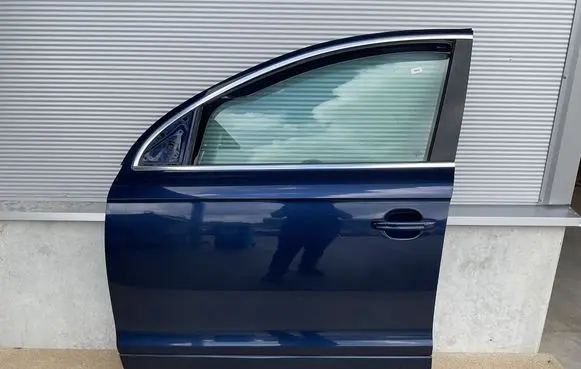 Audi Q7 4L Front door