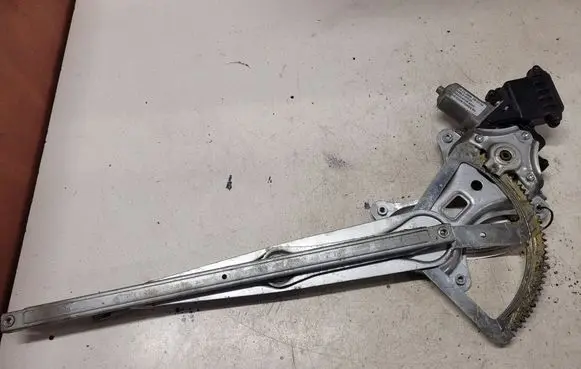 Toyota Corolla Verso AR10 Front door window regulator with motor 997250102