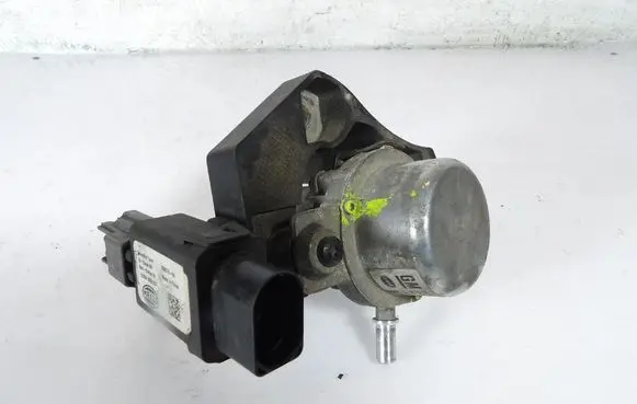 Opel Meriva B Vacuum pump 13397380