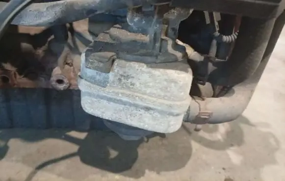 Volkswagen PASSAT B6 Engine oil radiator