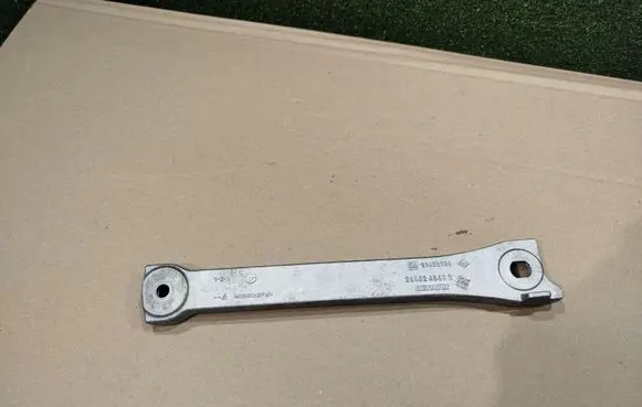 Renault Trafic III (X82) Gearbox mounting bracket 244824540R 93450724