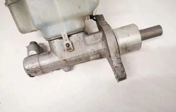 Skoda Octavia Mk2 (1Z) Master brake cylinder
