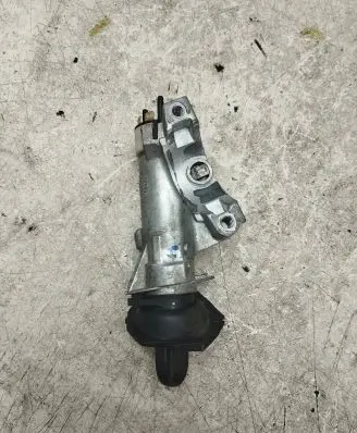 Volkswagen PASSAT B5 Ignition lock 4D0905851E