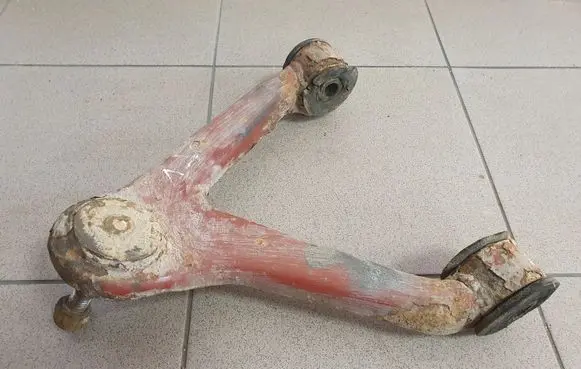 Iveco Daily 3rd gen Front lower control arm/wishbone