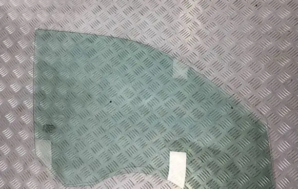SsangYong Musso Front door window glass four-door