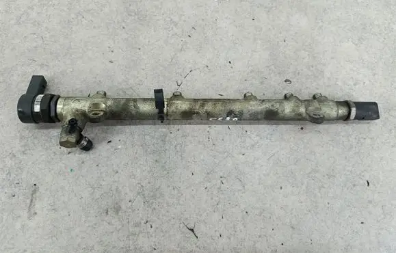 Mercedes-Benz Vito Viano W639 Fuel main line pipe A6110700395