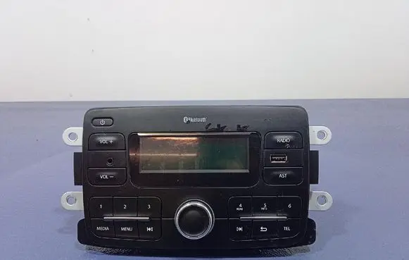 Dacia Duster Radio/CD/DVD/GPS head unit 281153513R