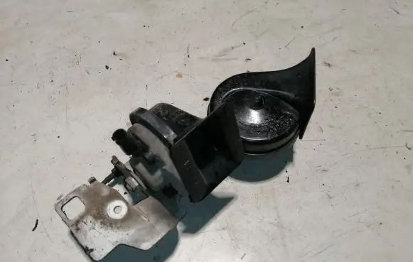 BMW 5 E60 E61 Horn signal 6935709
