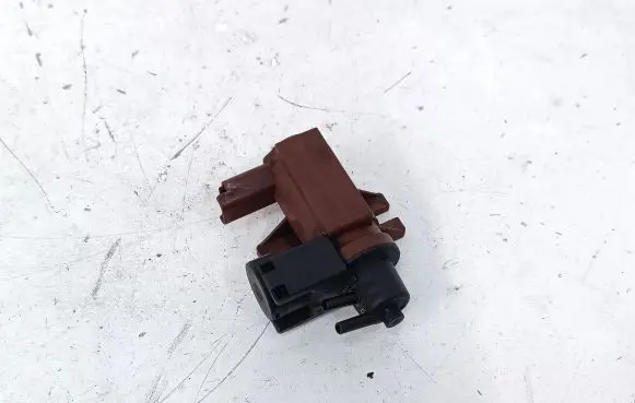 Ford Kuga I Turbo solenoid valve 6G9Q9E882CA 70177100