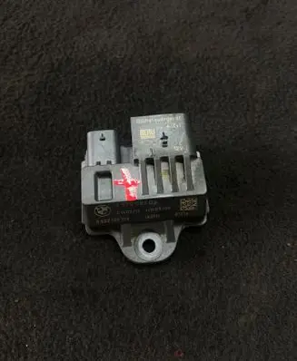 BMW 5 F10 F11 Glow plug pre-heat relay 857008702 0522120103 140116