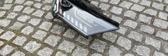 Audi Q7 4M Headlight/headlamp 4M0941040C