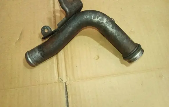 Renault Trafic II (X83) Engine coolant pipe/hose 8200717364