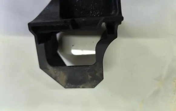 BMW 1 E81 E87 Radiator mount bracket 7807185