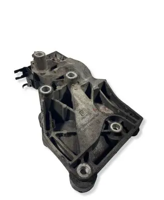 Opel Insignia A A/C compressor mount bracket 55562863
