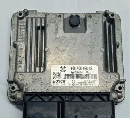 Volkswagen Golf V Engine control unit/module 03C906056CB 0261S02150 MED9510