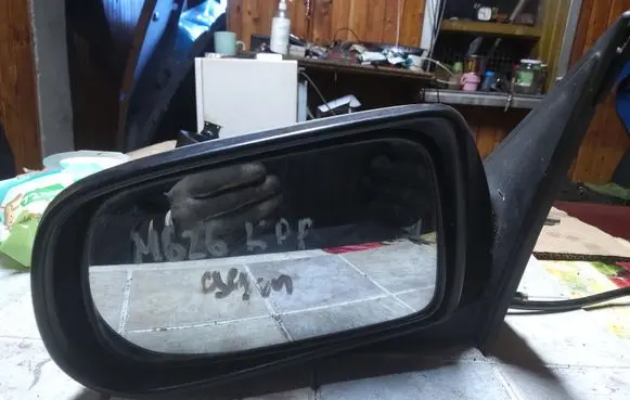 Mazda 626 Front door electric wing mirror E13010142
