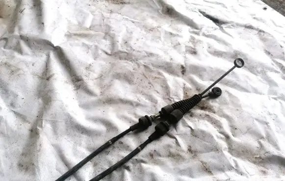 Toyota Avensis Verso Gear shift cable linkage