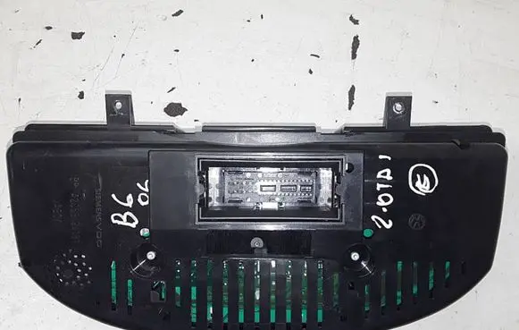Volkswagen PASSAT B6 Speedometer (instrument cluster) A2C53194181