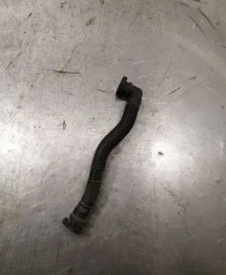 Volkswagen Golf V Breather hose/pipe 06a131127l