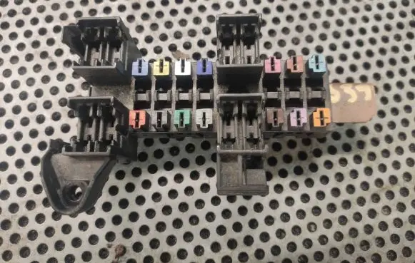 Mercedes-Benz Vito Viano W639 Fuse module A6395400050