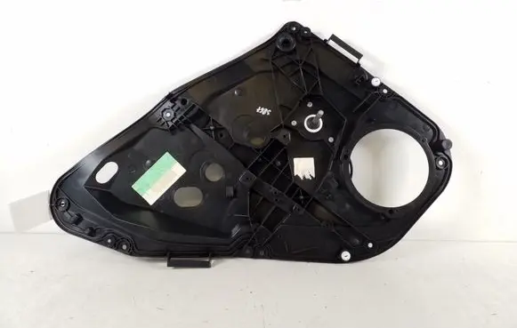 Rear door manual window regulator